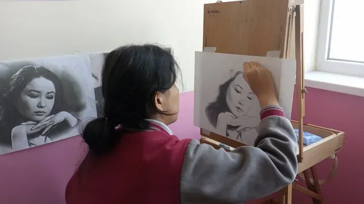 Help Kyrgyz Student Kamilla Sarieva Continue Her Art School Dream