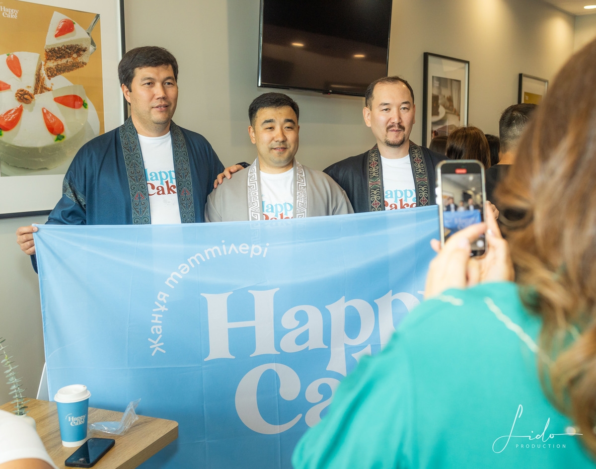 Cover Image for Kazakhstan Cake Franchise Sweetens the Deal With Historic Grand Opening in Texas